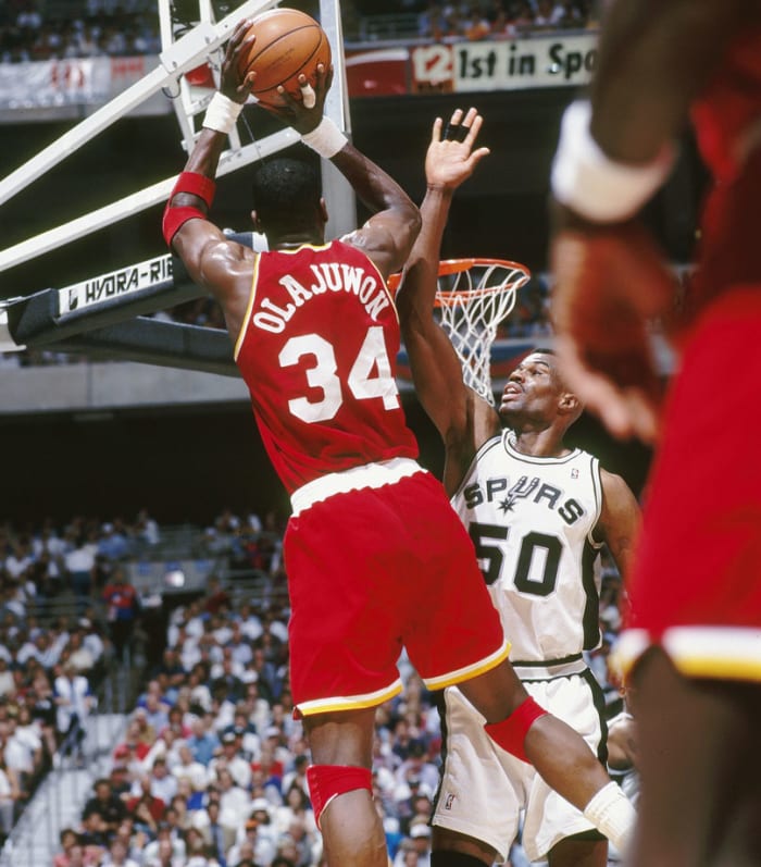1995-David-Robinson-Hakeem-Olajuwon-080067119.jpg